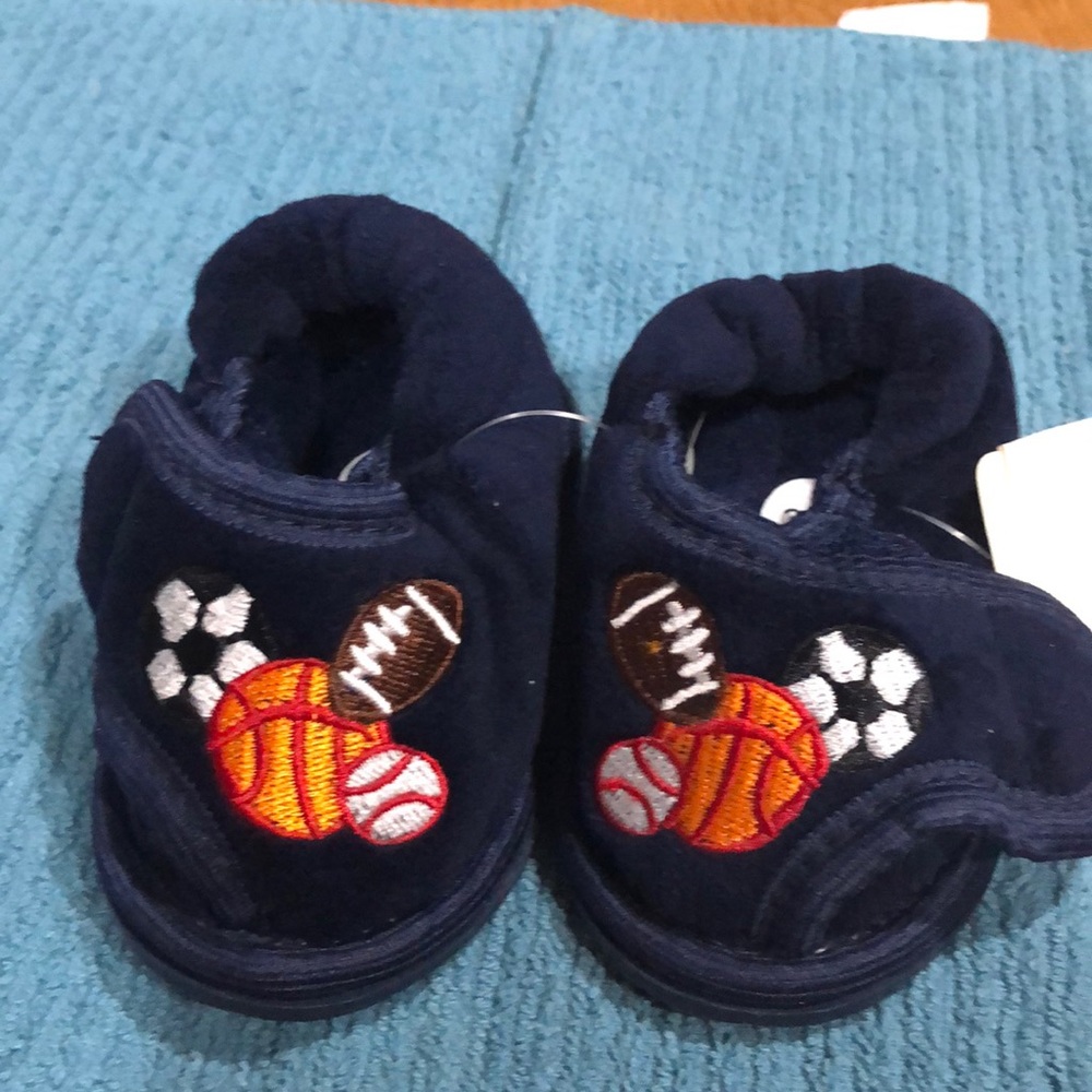 Boys navy blue Velcro shoes size 2 / 3